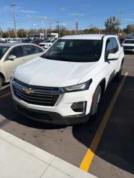 White 2023 Chevrolet Traverse LT Leather for sale in Davison, MI