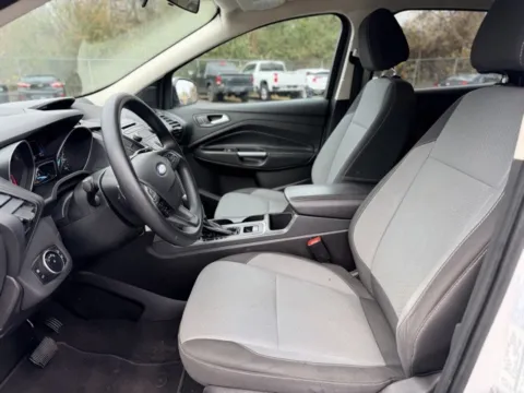 More photos of 2017 Ford Escape SE at Hank Graff Chevrolet Davison, MI