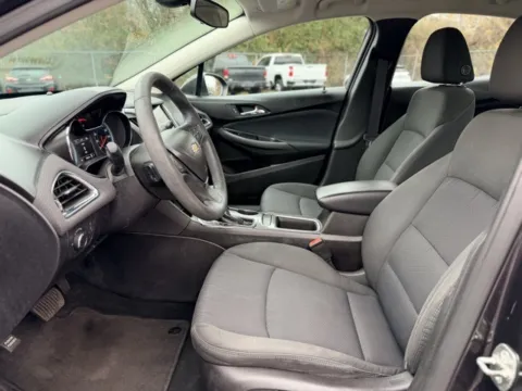 More photos of 2016 Chevrolet Cruze LT at Hank Graff Chevrolet Davison, MI