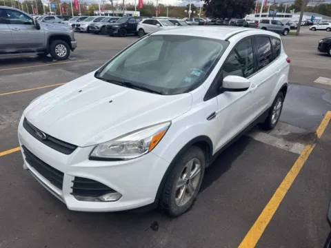 White 2015 Ford Escape SE for sale in Davison, MI