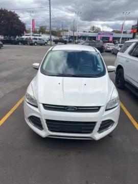 Photos of 2015 Ford Escape SE for sale in Davison, MI at Hank Graff Chevrolet Davison