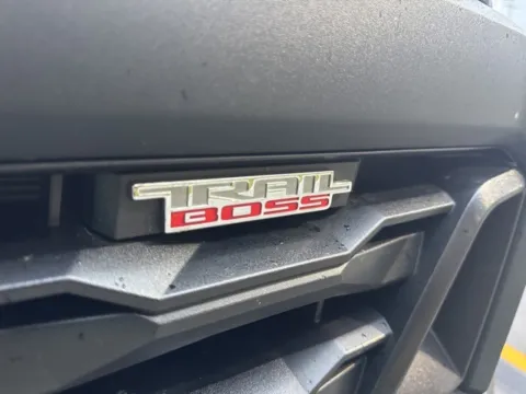 More photos of 2024 Chevrolet Colorado Trail Boss at Hank Graff Chevrolet Davison, MI