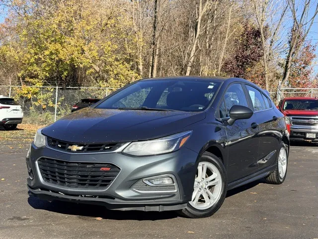 Used 2018 Chevrolet Cruze LT with VIN 3G1BE6SM7JS587314 for sale in Davison, MI