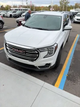 White 2023 GMC Terrain SLT for sale in Davison, MI