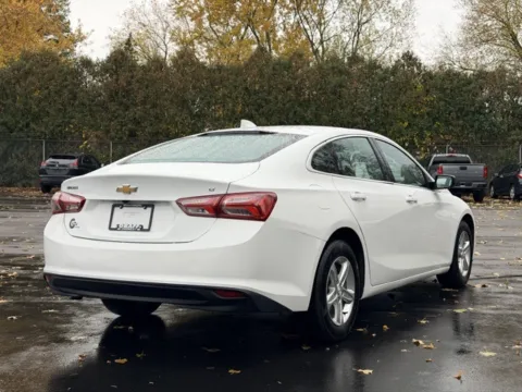More photos of 2022 Chevrolet Malibu LT at Hank Graff Chevrolet Davison, MI