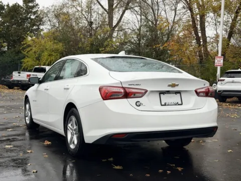More photos of 2022 Chevrolet Malibu LT at Hank Graff Chevrolet Davison, MI