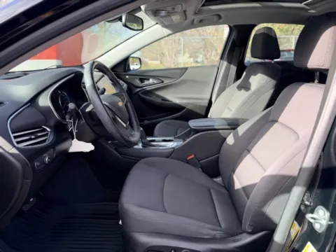 More photos of 2018 Chevrolet Malibu LT at Hank Graff Chevrolet Davison, MI