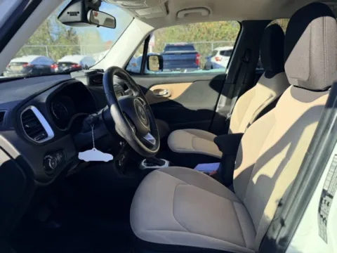 More photos of 2015 Jeep Renegade Latitude at Hank Graff Chevrolet Davison, MI