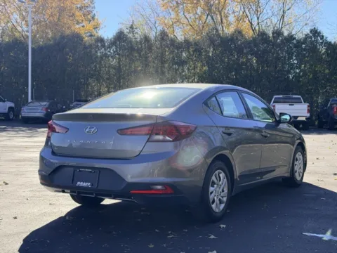 More photos of 2019 Hyundai Elantra SE at Hank Graff Chevrolet Davison, MI