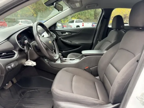 More photos of 2021 Chevrolet Malibu RS at Hank Graff Chevrolet Davison, MI