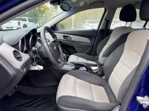 More photos of 2012 Chevrolet Cruze LS at Hank Graff Chevrolet Davison, MI