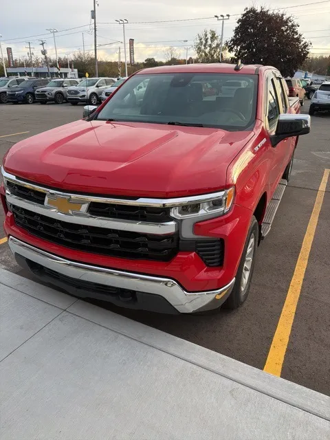 Red 2022 Chevrolet Silverado 1500 LT for sale in Davison, MI