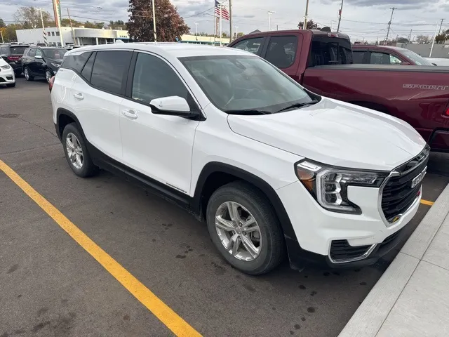 White 2023 GMC Terrain SLE for sale in Davison, MI