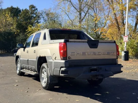 More photos of 2003 Chevrolet Avalanche 1500 at Hank Graff Chevrolet Davison, MI