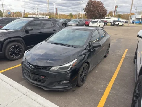 Black 2018 Chevrolet Cruze LT for sale in Davison, MI