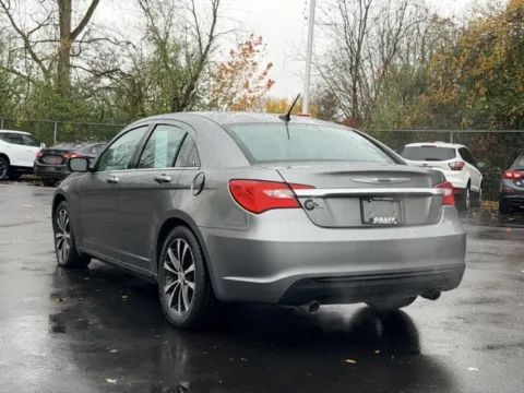 More photos of 2012 Chrysler 200 Touring at Hank Graff Chevrolet Davison, MI