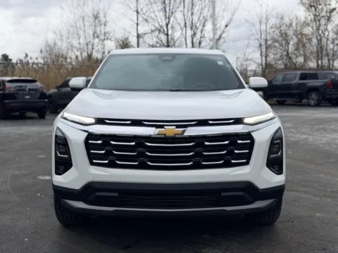 Photos of 2025 Chevrolet Equinox LT for sale in Davison, MI at Hank Graff Chevrolet Davison