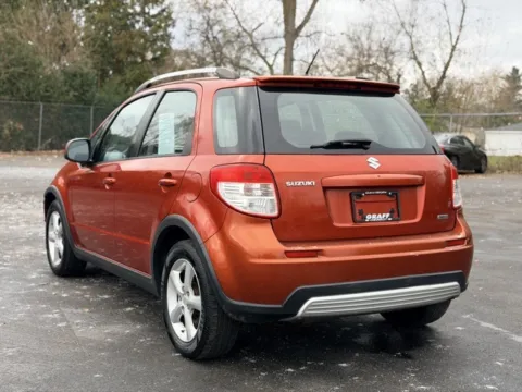 More photos of 2009 Suzuki SX4 Touring at Hank Graff Chevrolet Davison, MI