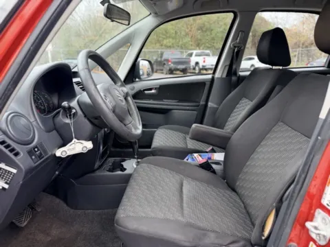 More photos of 2009 Suzuki SX4 Touring at Hank Graff Chevrolet Davison, MI