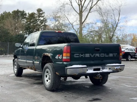 More photos of 2002 Chevrolet Silverado 1500 at Hank Graff Chevrolet Davison, MI