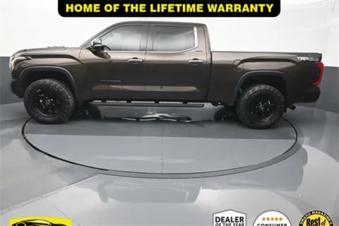 More photos of 2023 Toyota Tundra Hybrid Limited at Schrier Automotive Inc, NE