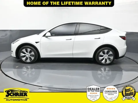 More photos of 2021 Tesla Model Y Long Range at Schrier Automotive Inc, NE