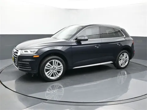 Photos of 2018 Audi Q5 2.0T for sale in Omaha, NE at Schrier Automotive Inc