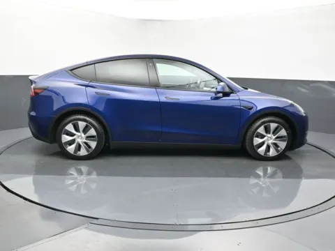 More photos of 2021 Tesla Model Y Long Range at Schrier Automotive Inc, NE