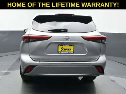 More photos of 2022 Toyota Highlander Platinum at Schrier Automotive Inc, NE