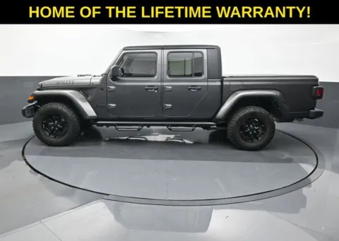 More photos of 2021 Jeep Gladiator Willys at Schrier Automotive Inc, NE