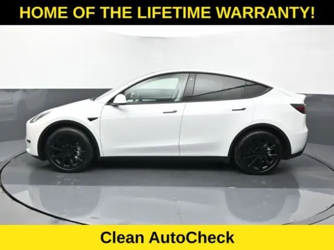 More photos of 2023 Tesla Model Y Long Range at Schrier Automotive Inc, NE