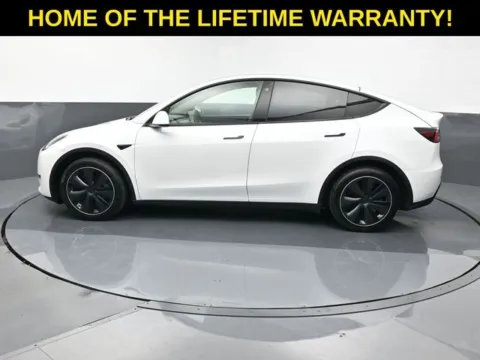 More photos of 2021 Tesla Model Y Long Range at Schrier Automotive Inc, NE