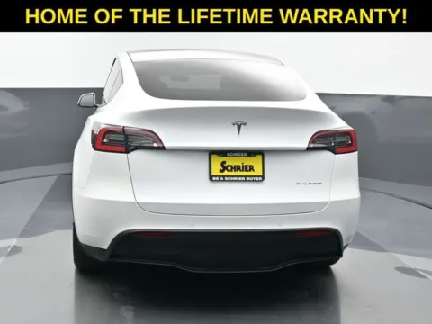 More photos of 2021 Tesla Model Y Long Range at Schrier Automotive Inc, NE