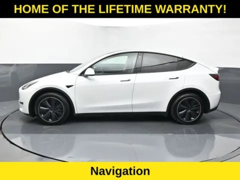 More photos of 2021 Tesla Model Y Long Range at Schrier Automotive Inc, NE