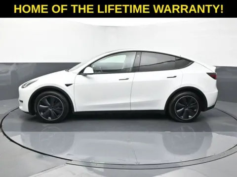 More photos of 2021 Tesla Model Y Long Range at Schrier Automotive Inc, NE