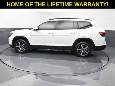 More photos of 2023 Volkswagen Atlas 2.0T SE at Schrier Automotive Inc, NE