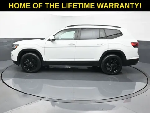 More photos of 2022 Volkswagen Atlas 3.6L V6 SE w/Technology at Schrier Automotive Inc, NE