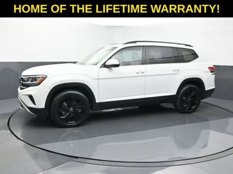 Another view of 2022 Volkswagen Atlas 3.6L V6 SE w/Technology for sale in Omaha, NE at Schrier Automotive Inc
