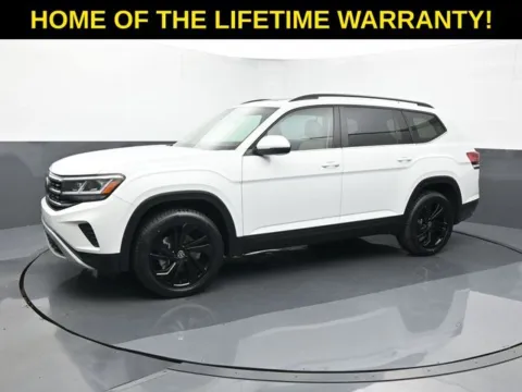 Photos of 2022 Volkswagen Atlas 3.6L V6 SE w/Technology for sale in Omaha, NE at Schrier Automotive Inc