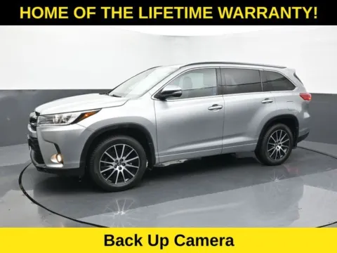 Another view of 2017 Toyota Highlander SE for sale in Omaha, NE at Schrier Automotive Inc