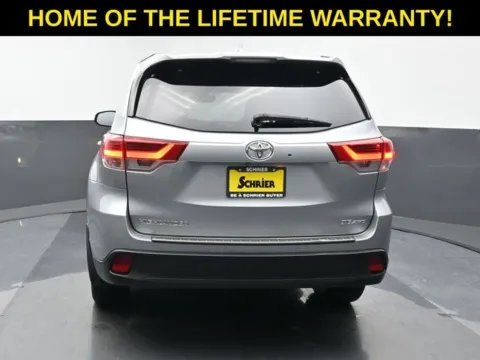 More photos of 2017 Toyota Highlander SE at Schrier Automotive Inc, NE