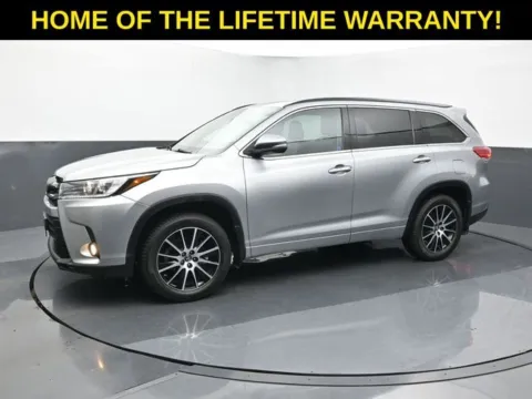 Another view of 2017 Toyota Highlander SE for sale in Omaha, NE at Schrier Automotive Inc
