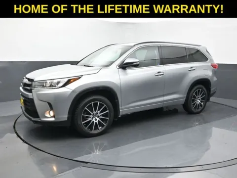 Photos of 2017 Toyota Highlander SE for sale in Omaha, NE at Schrier Automotive Inc