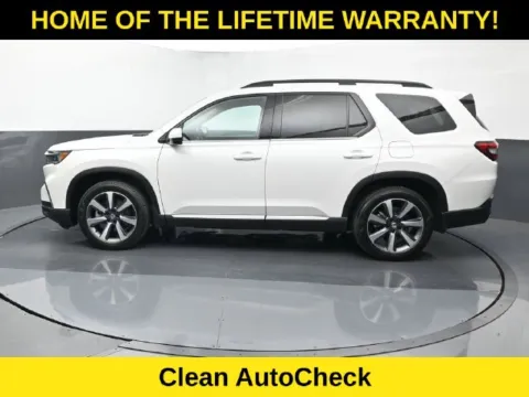 More photos of 2025 Honda Pilot Elite at Schrier Automotive Inc, NE