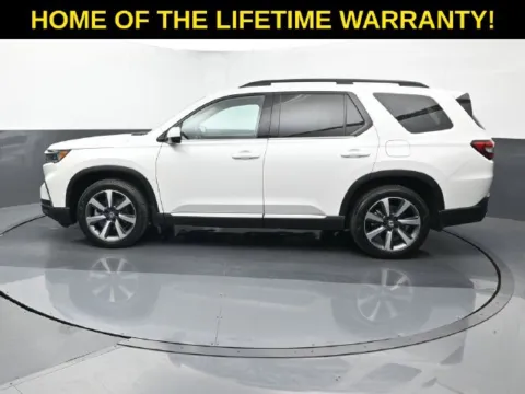 More photos of 2025 Honda Pilot Elite at Schrier Automotive Inc, NE