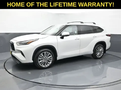 Another view of 2025 Toyota Highlander Platinum for sale in Omaha, NE at Schrier Automotive Inc
