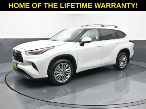 Photos of 2025 Toyota Highlander Platinum for sale in Omaha, NE at Schrier Automotive Inc