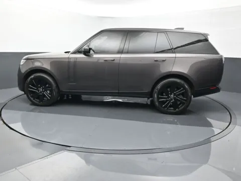 More photos of 2023 Land Rover Range Rover SE at Schrier Automotive Inc, NE