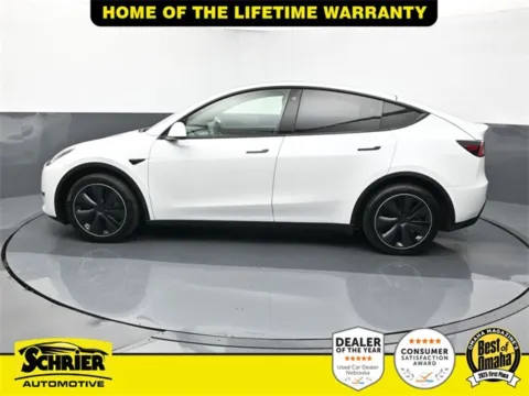 More photos of 2021 Tesla Model Y Long Range at Schrier Automotive Inc, NE