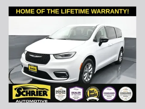 White 2024 Chrysler Pacifica Touring L for sale in Omaha, NE